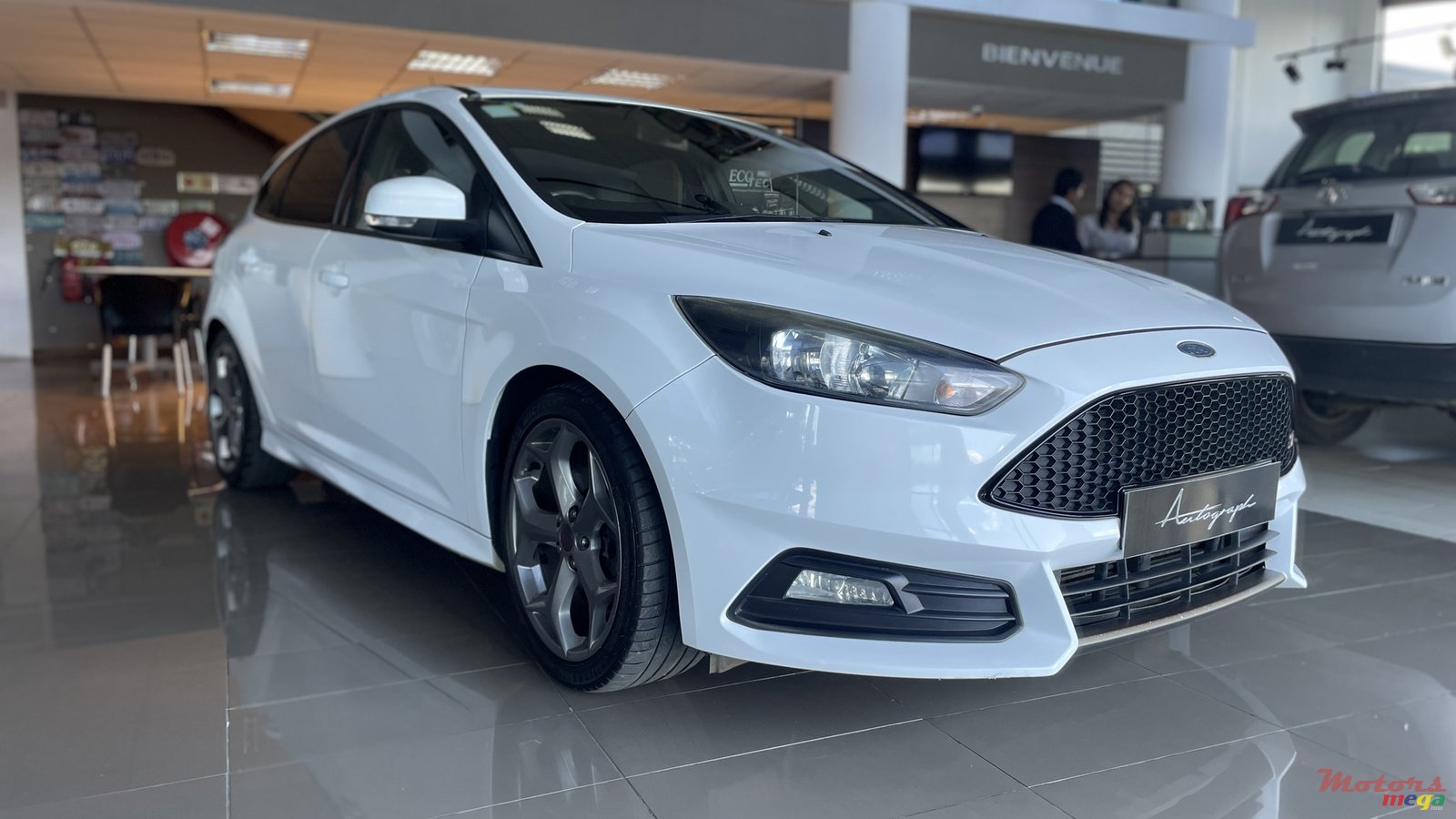 2017' Ford Focus ST photo #1