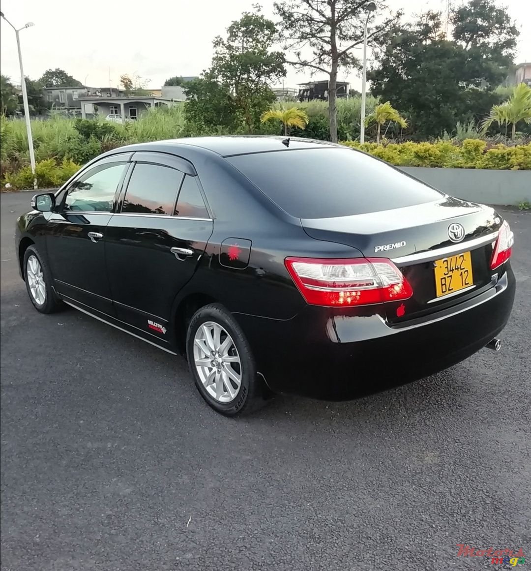 2012' Toyota Premio photo #4