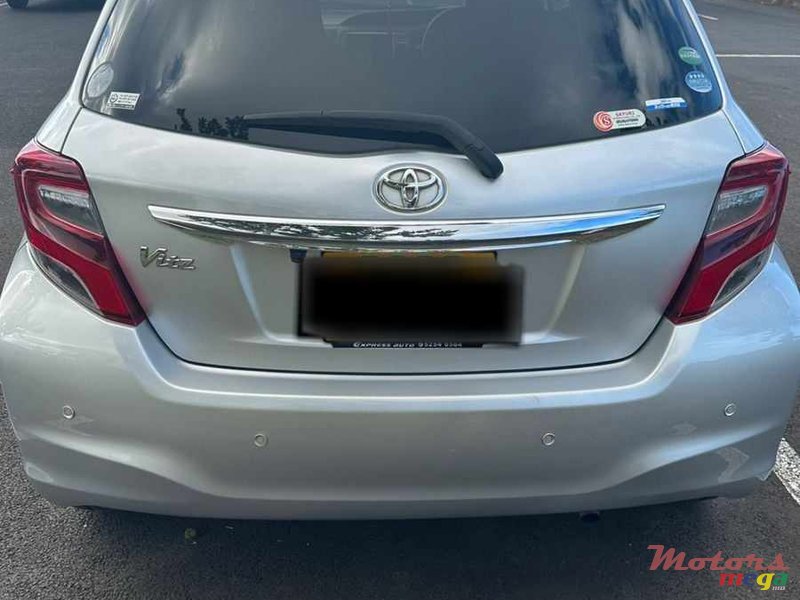 2015' Toyota Vitz photo #4