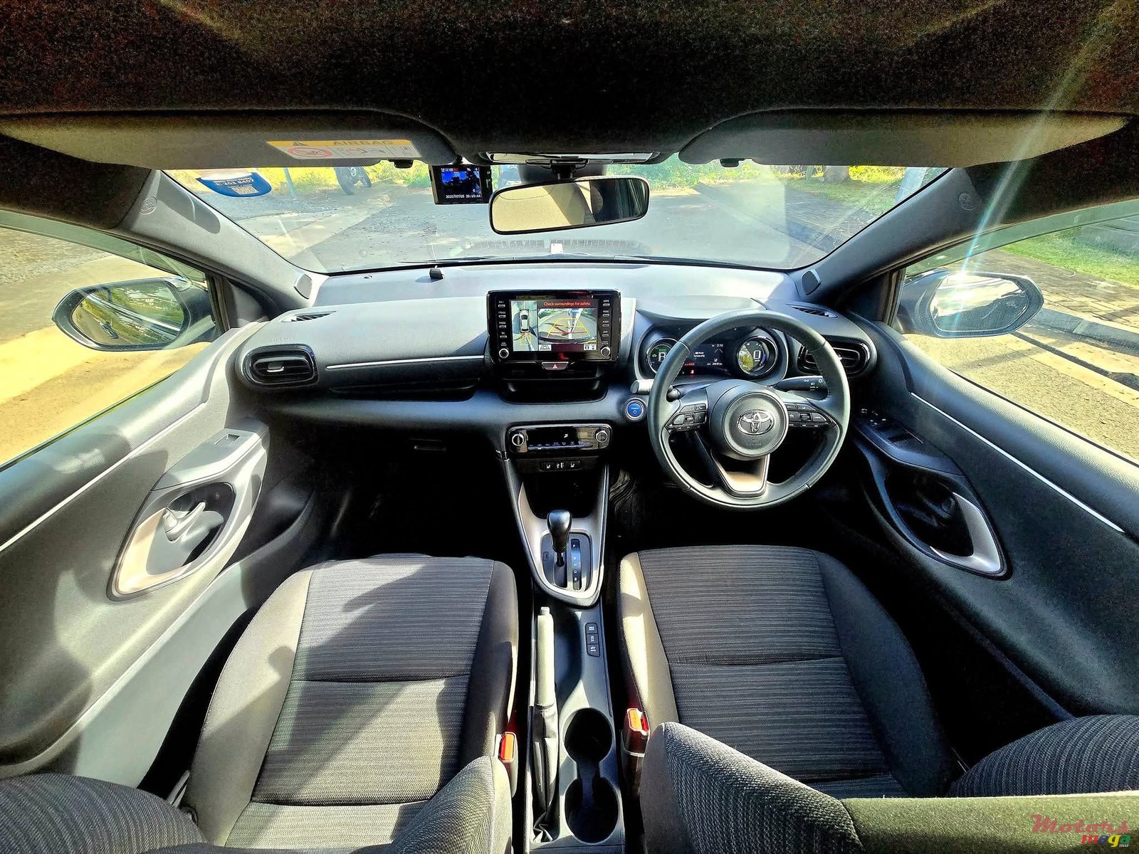 2021' Toyota Yaris Z package Hybrid photo #6