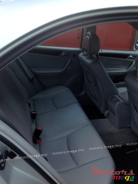 2001' Mercedes-Benz photo #4