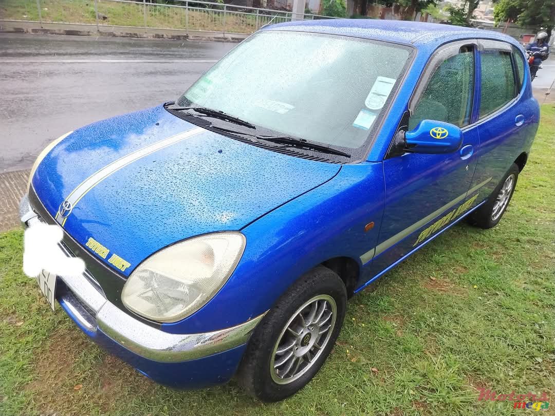 2000' Toyota Duet photo #1