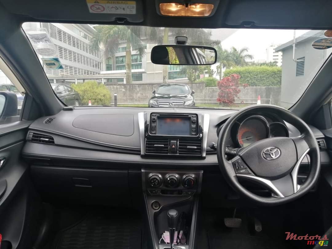2016' Toyota Yaris photo #3