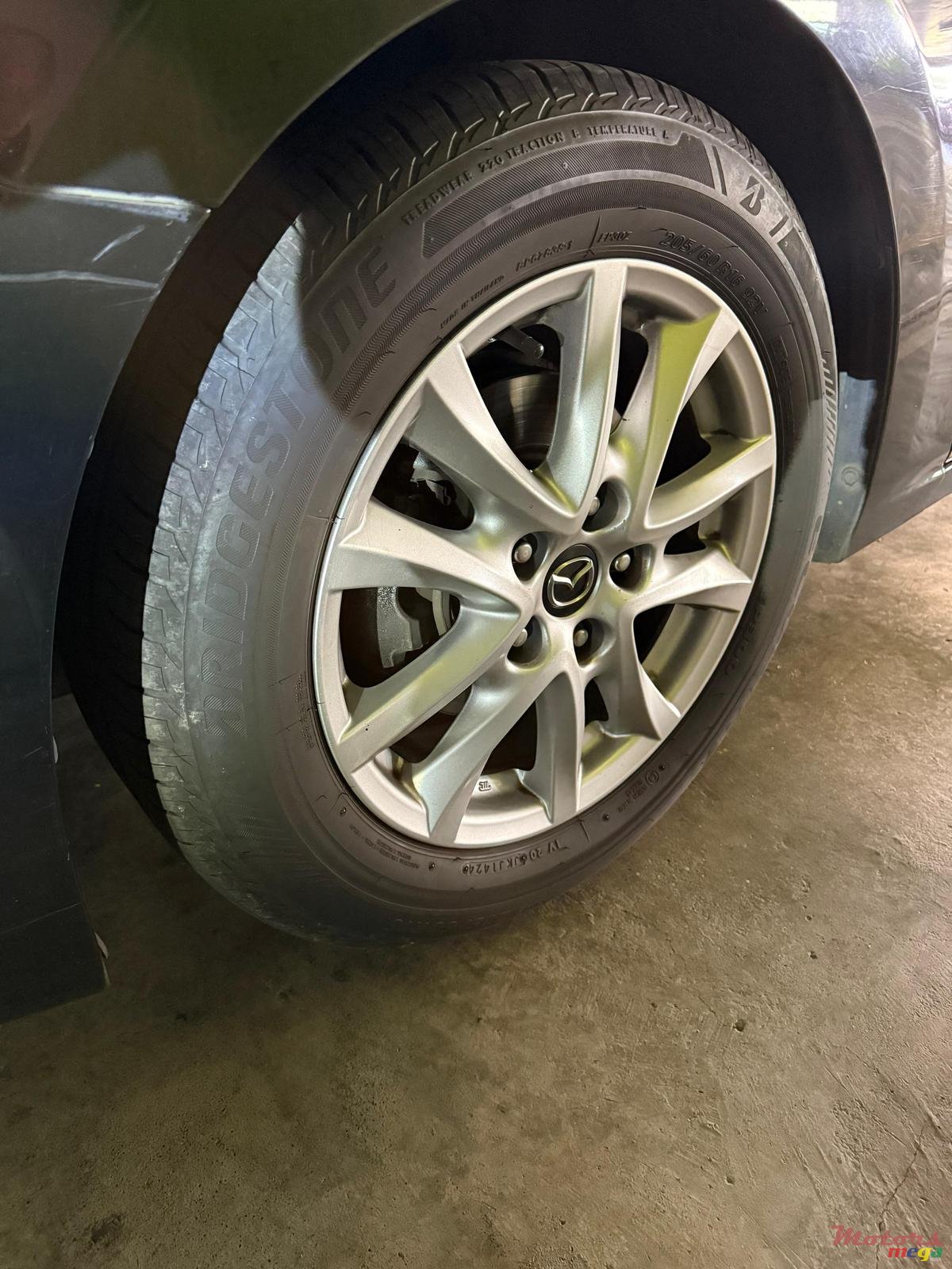 2017' Mazda Axela photo #5
