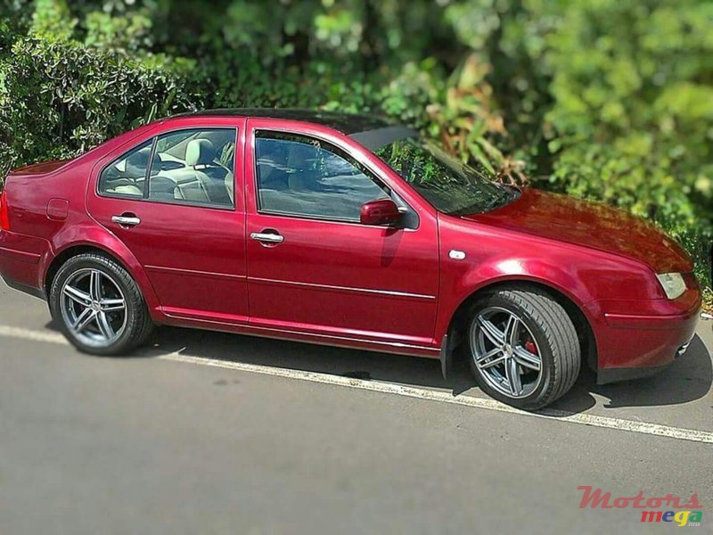 2002' Volkswagen Bora photo #2