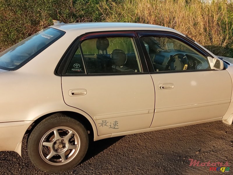 2000' Toyota Corolla photo #2