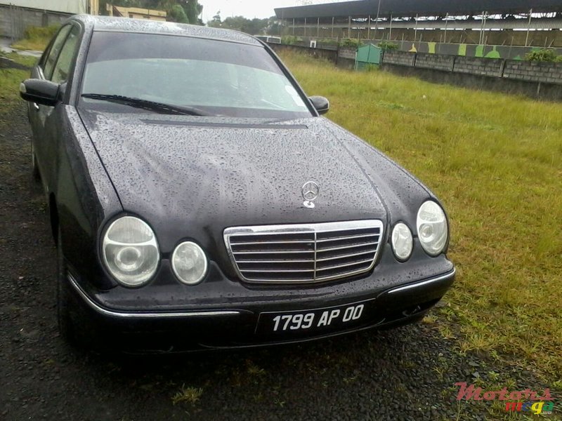 2000' Mercedes-Benz E 270 photo #1