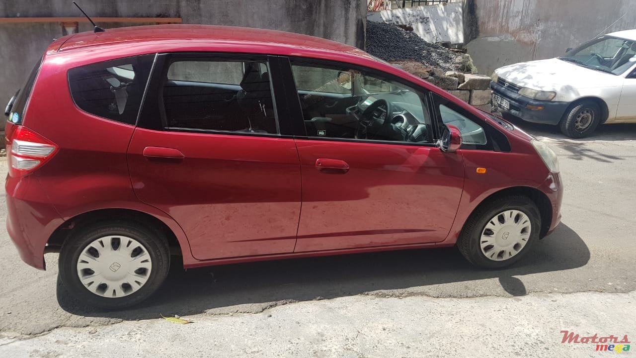 2008' Honda Fit photo #2