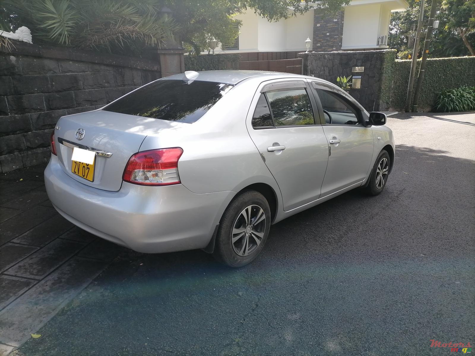 2007' Toyota Belta photo #5