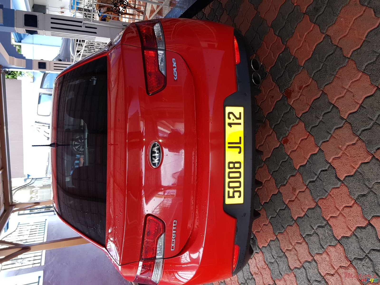 2012' Kia Cerato Coupé photo #3