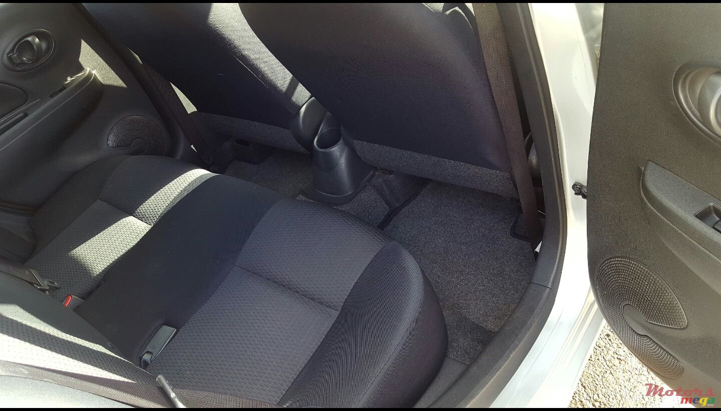 2011' Nissan March photo #6