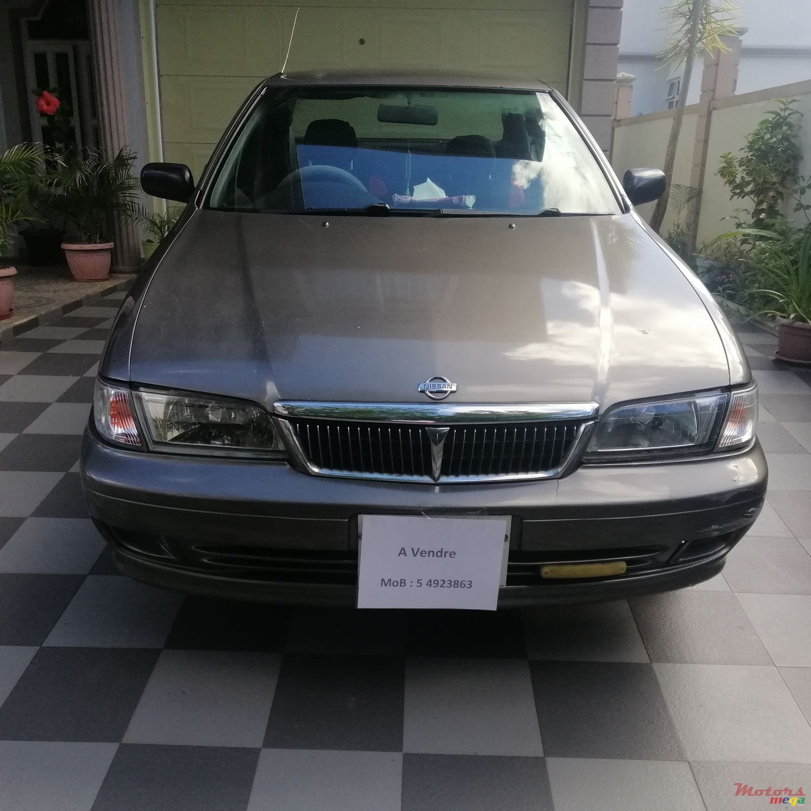 2000' Nissan Sunny photo #2