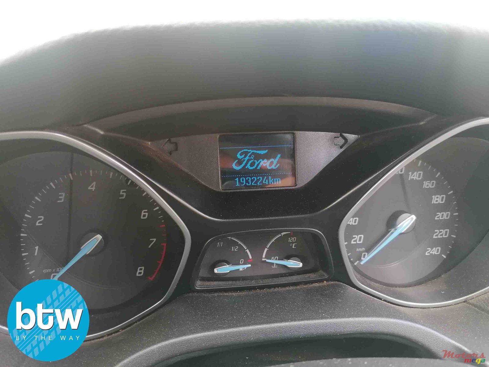 2012' Ford Focus photo #7