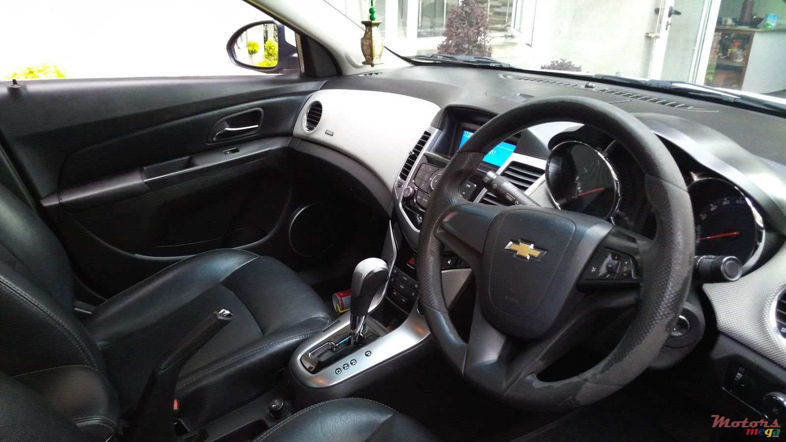 2011' Chevrolet Cruze LT FULLY EXECUTIVE photo #2