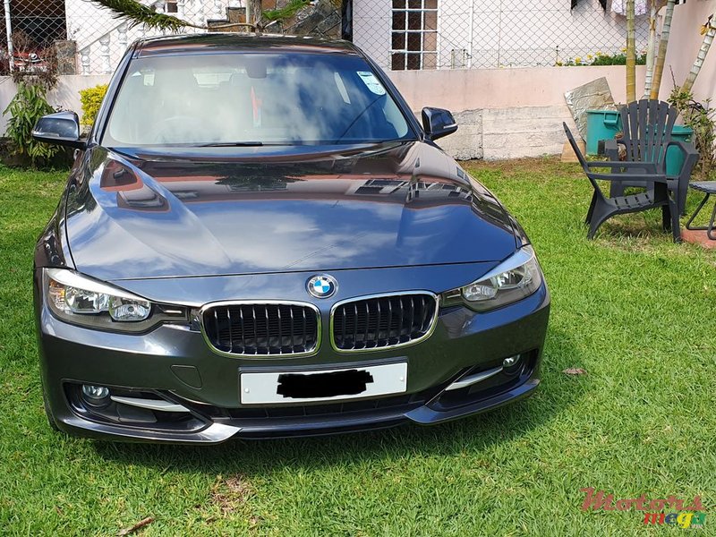 2012' BMW 3 Series photo #4
