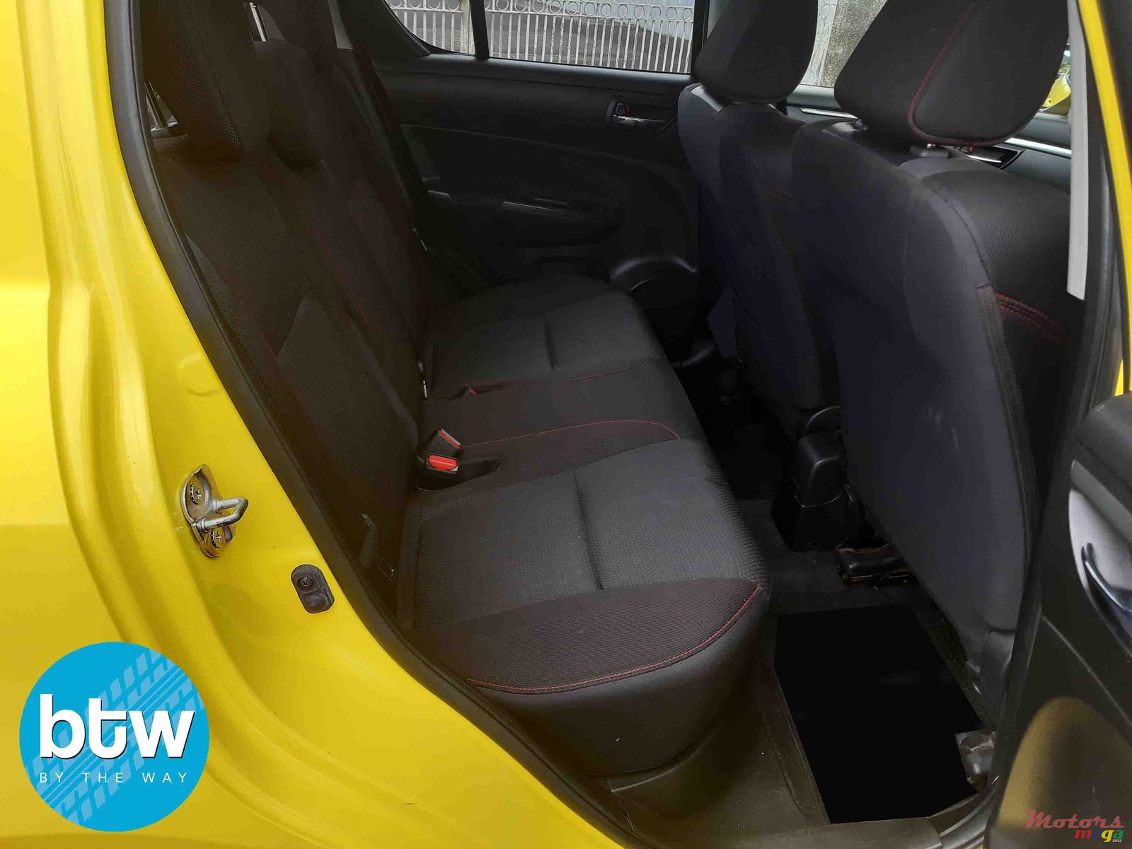 2013' Suzuki Swift Sport photo #3