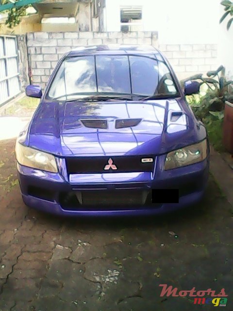 2003' Mitsubishi Lancer Evolution photo #2