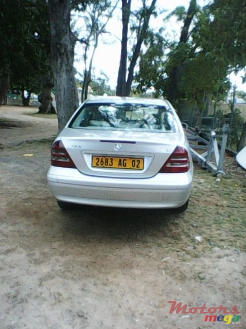 2002' Mercedes-Benz C-Class photo #3