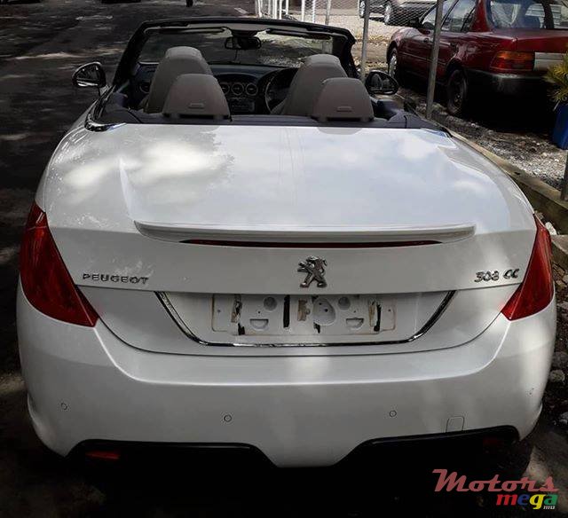 2011' Peugeot 308 photo #6