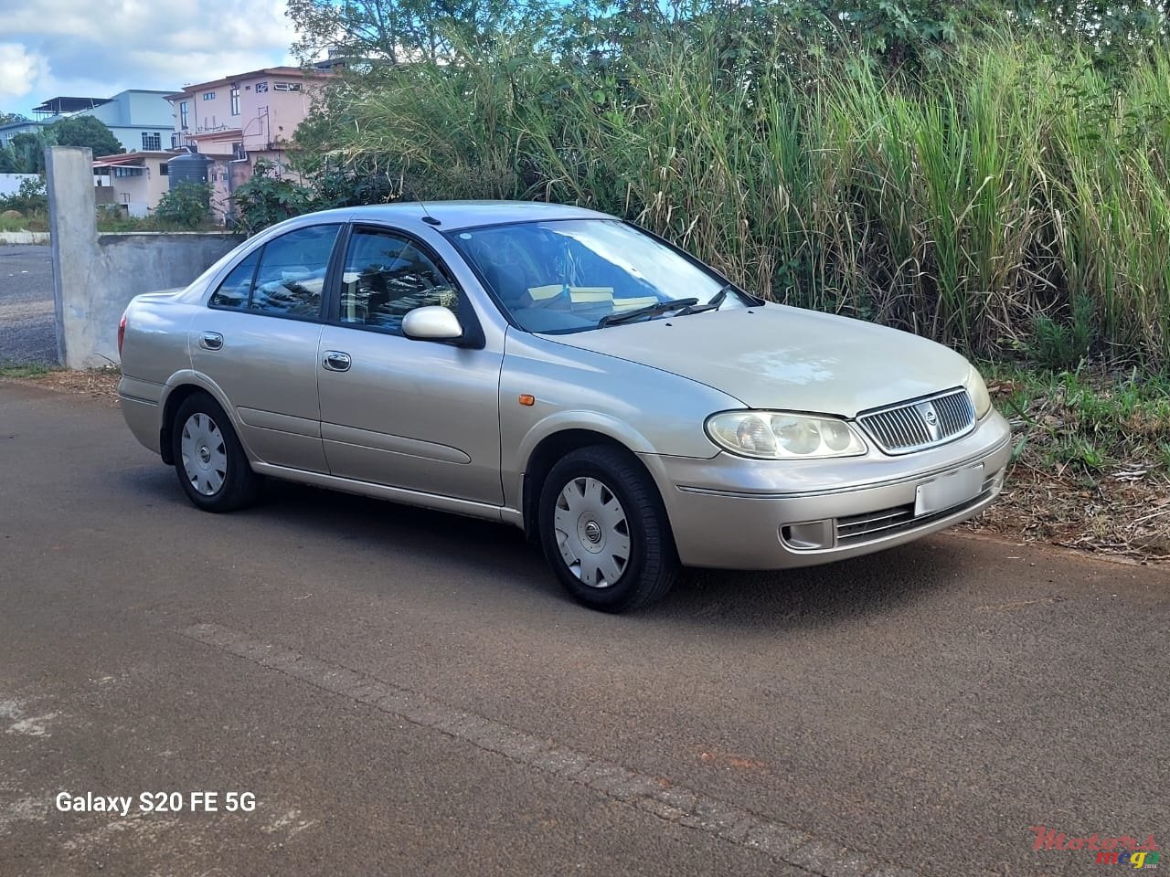 2004' Nissan photo #1