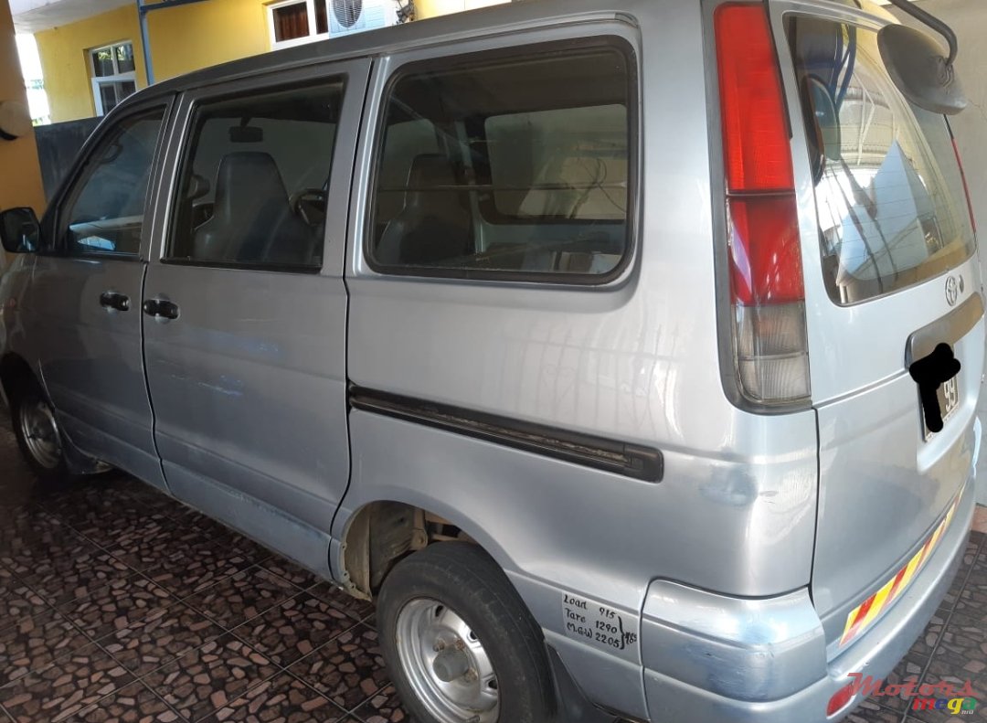 1999' Toyota photo #5