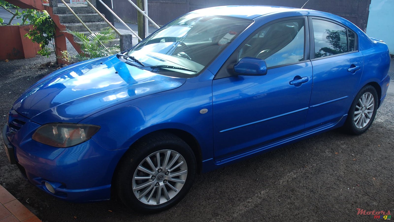 2004' Mazda 3 photo #1