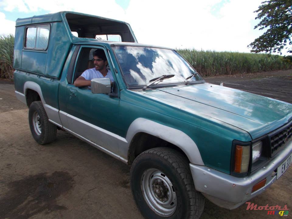 1991' Mitsubishi L 200 photo #1
