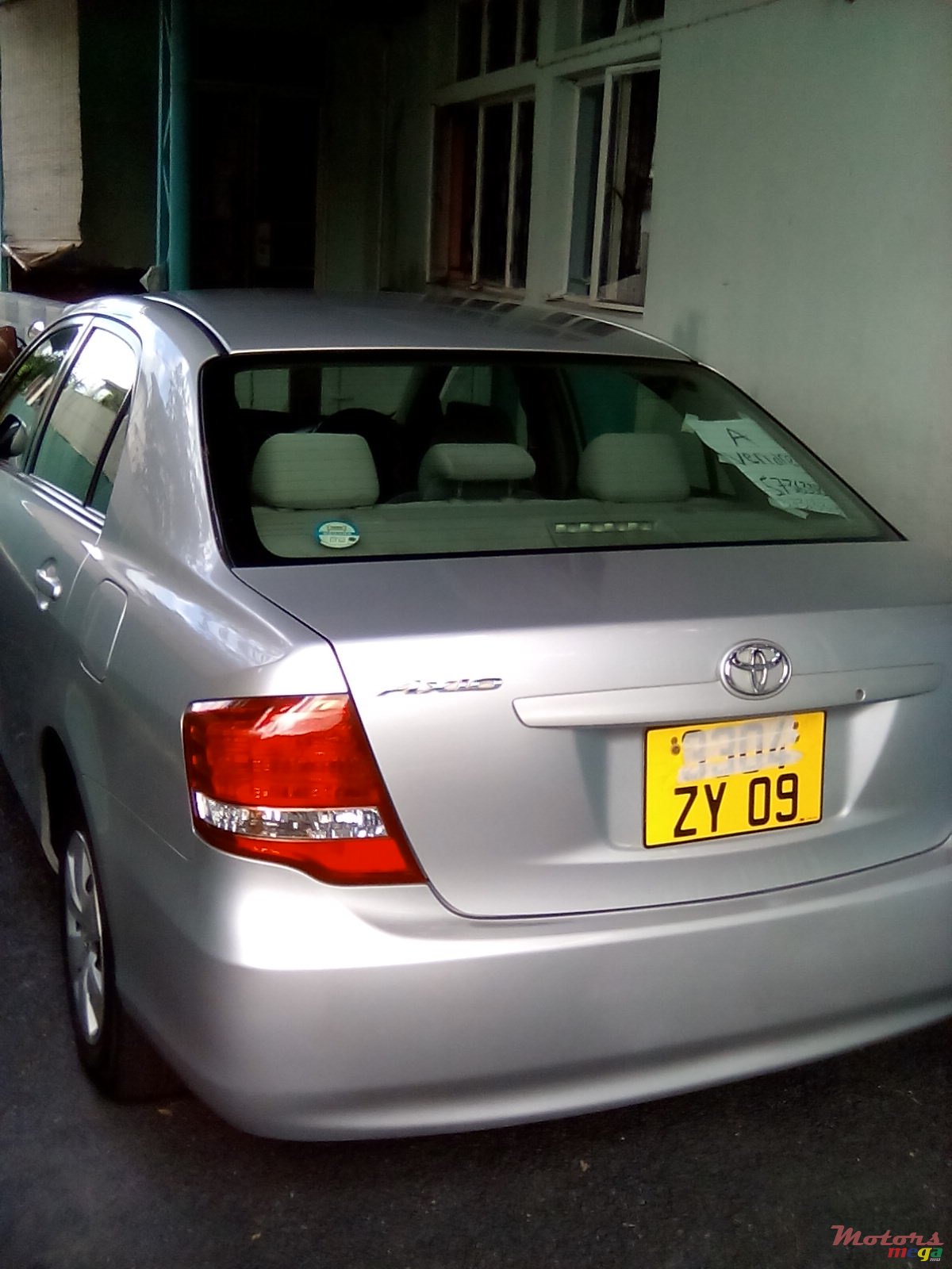 2009' Toyota Axio Urgence photo #2