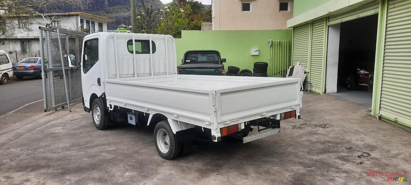 2014' Nissan Cabstar photo #3