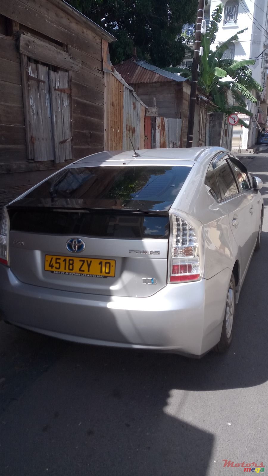 2010' Toyota Prius photo #5