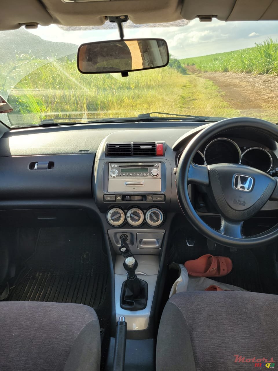 2009' Honda City SALOON photo #3