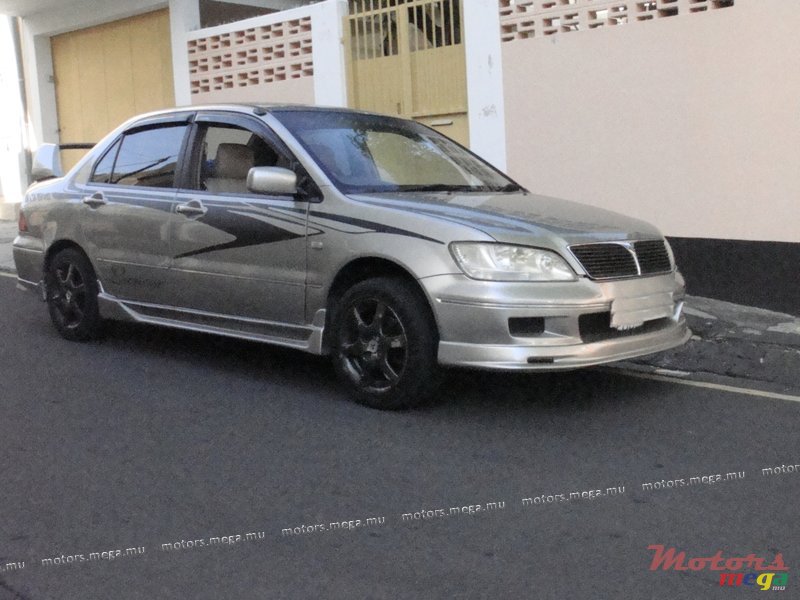 2003' Mitsubishi photo #1