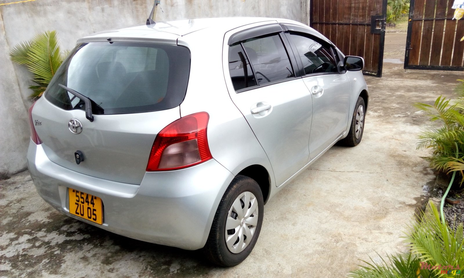 2005' Toyota VITZ, Rs 245000/_ FIX  photo #1