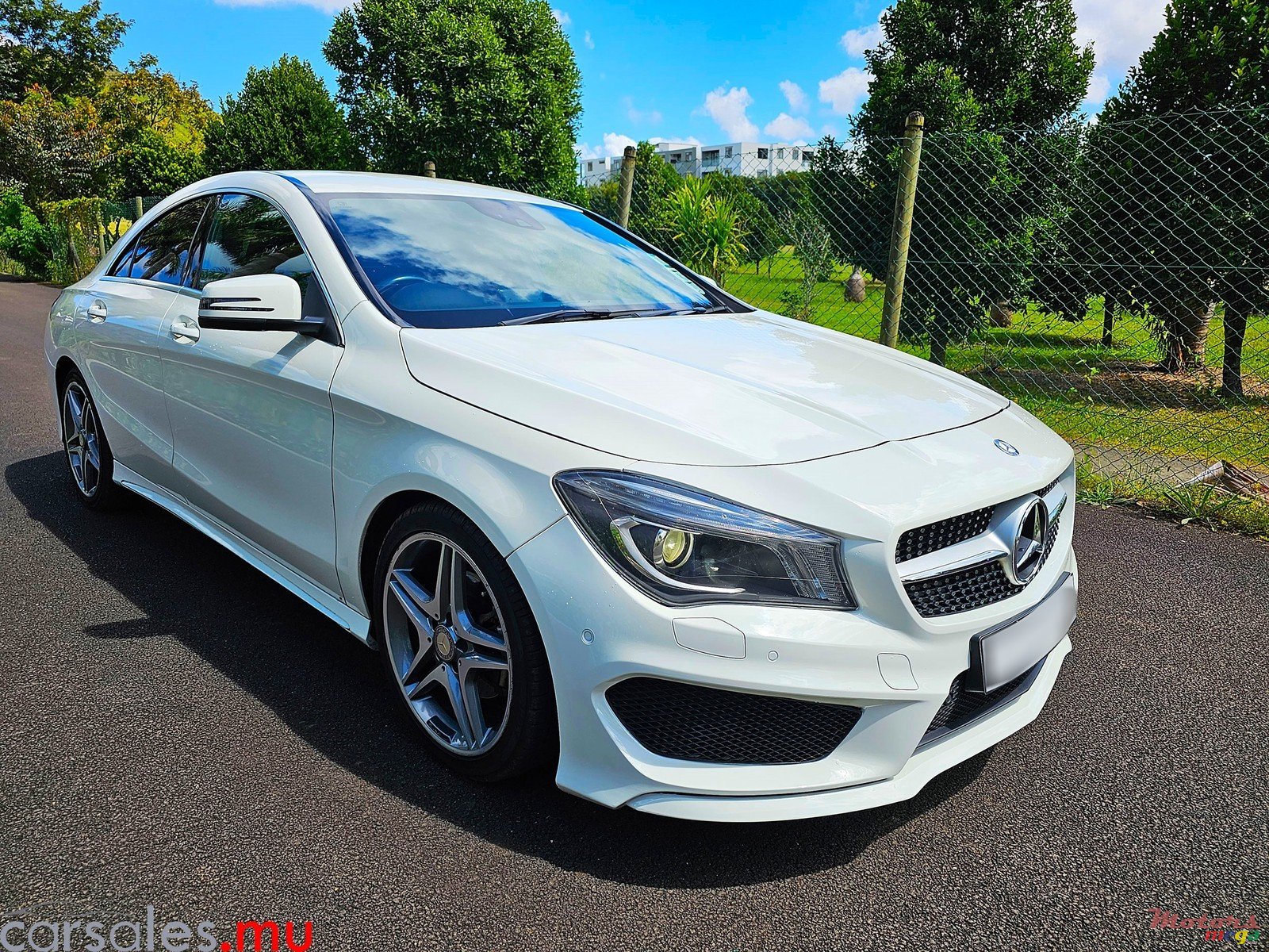 2014' Mercedes-Benz CLA 180 AMG photo #1
