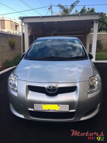 2009' Toyota Auris photo #5