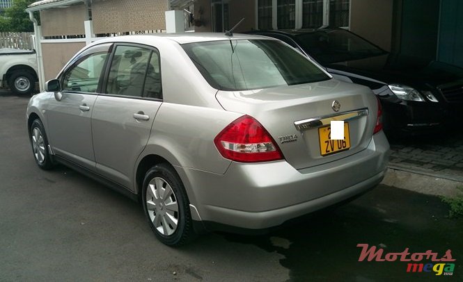 2006' Nissan Tiida photo #2