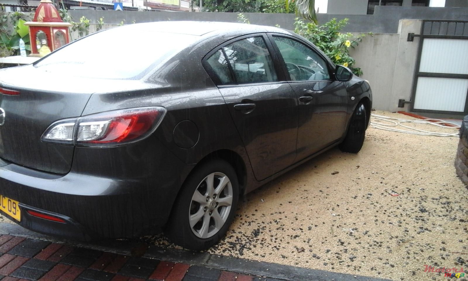 2009' Mazda 3 photo #2