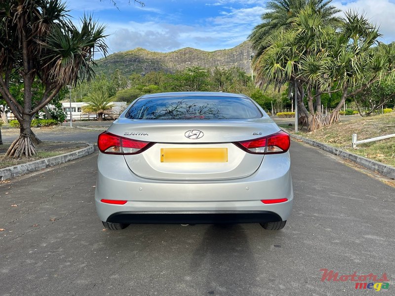 2015' Hyundai Elantra photo #4