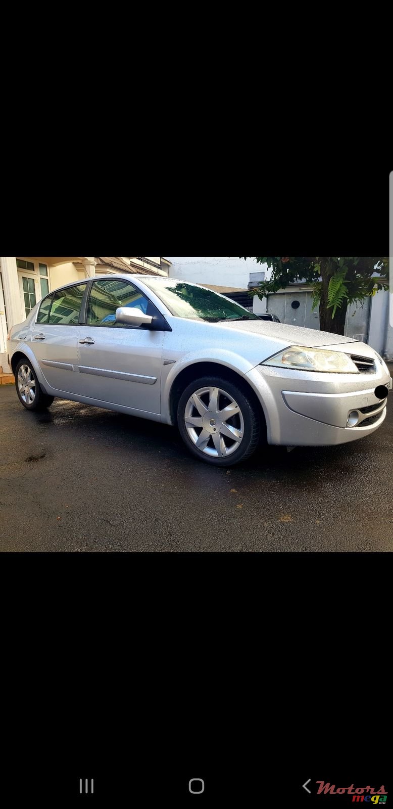 2009' Renault Megane photo #2