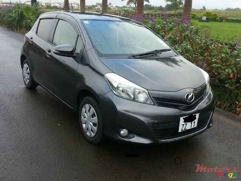 2011' Toyota Vitz 1300 cc photo #1