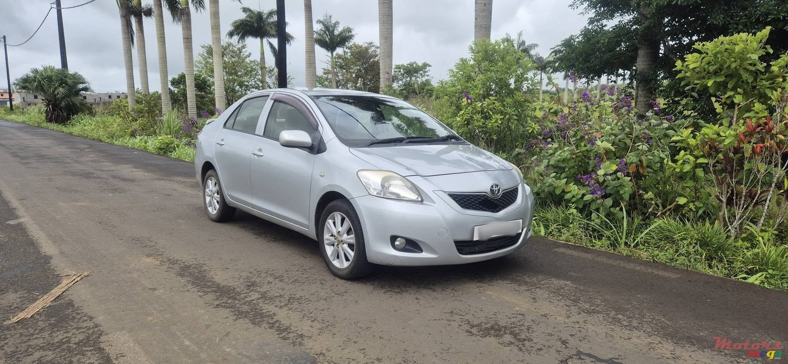 2008' Toyota Yaris photo #1