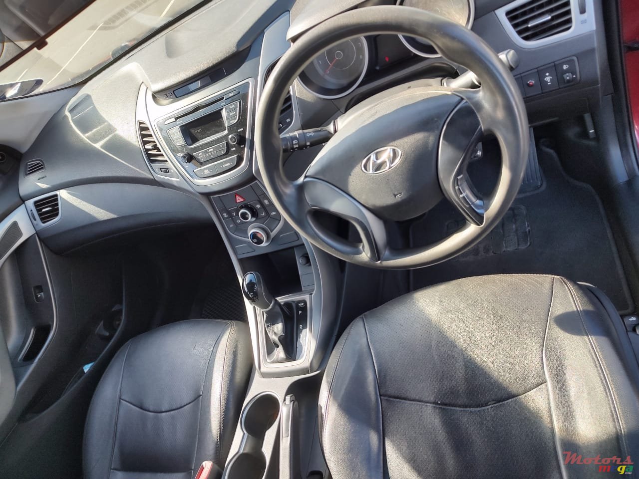 2015' Hyundai Elantra photo #5