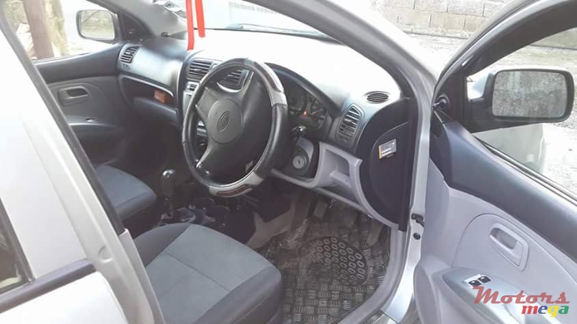 2005' Kia Picanto photo #3