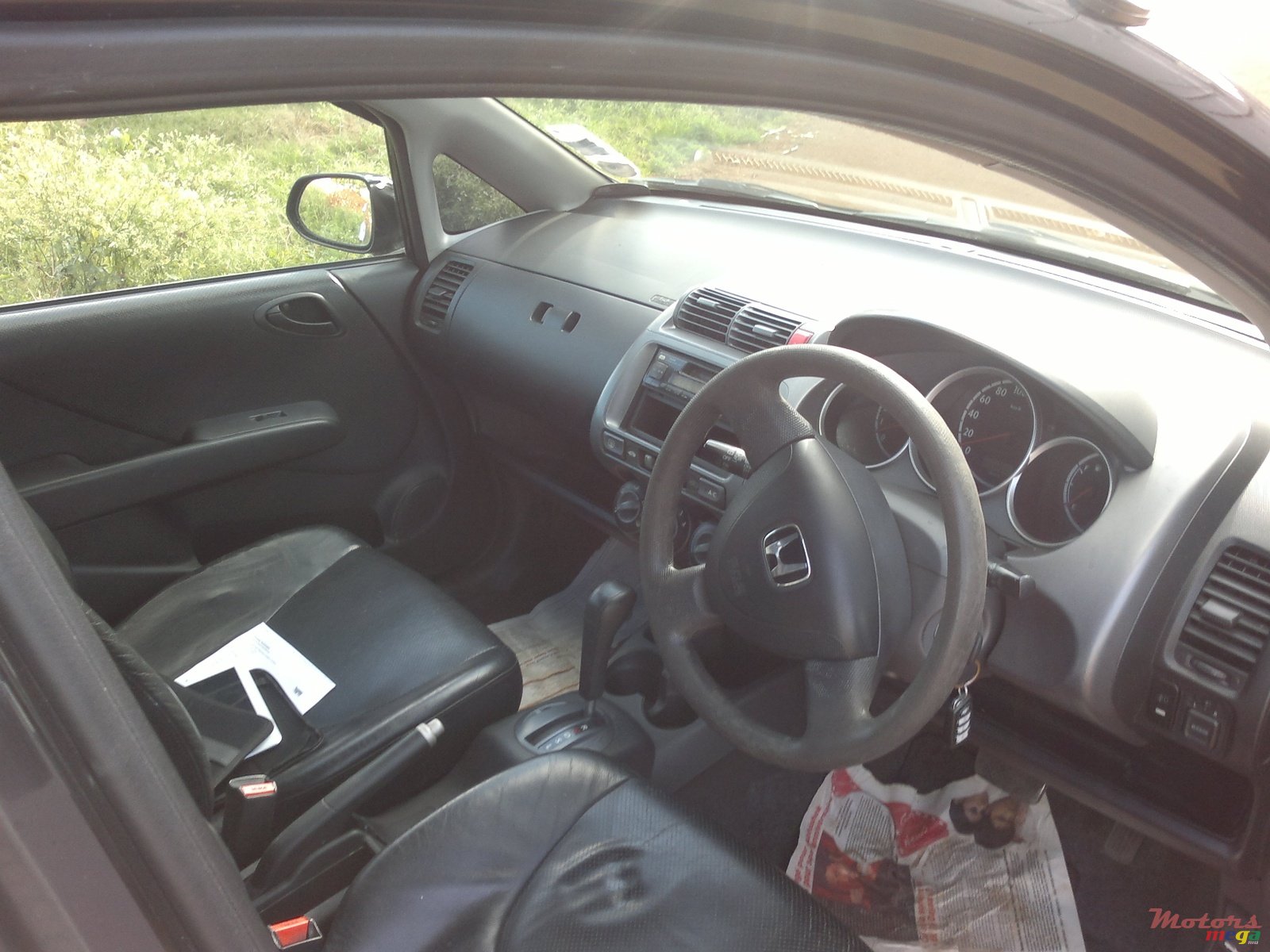 2004' Honda fit photo #1