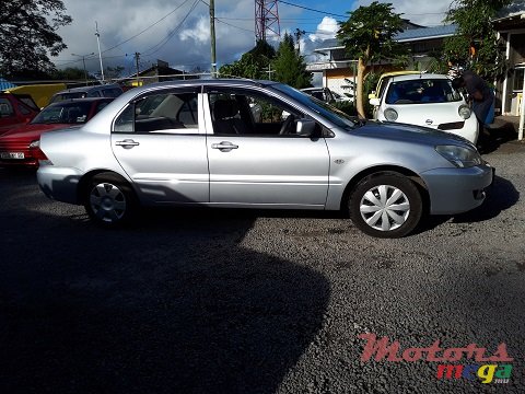 2007' Mitsubishi Lancer photo #5