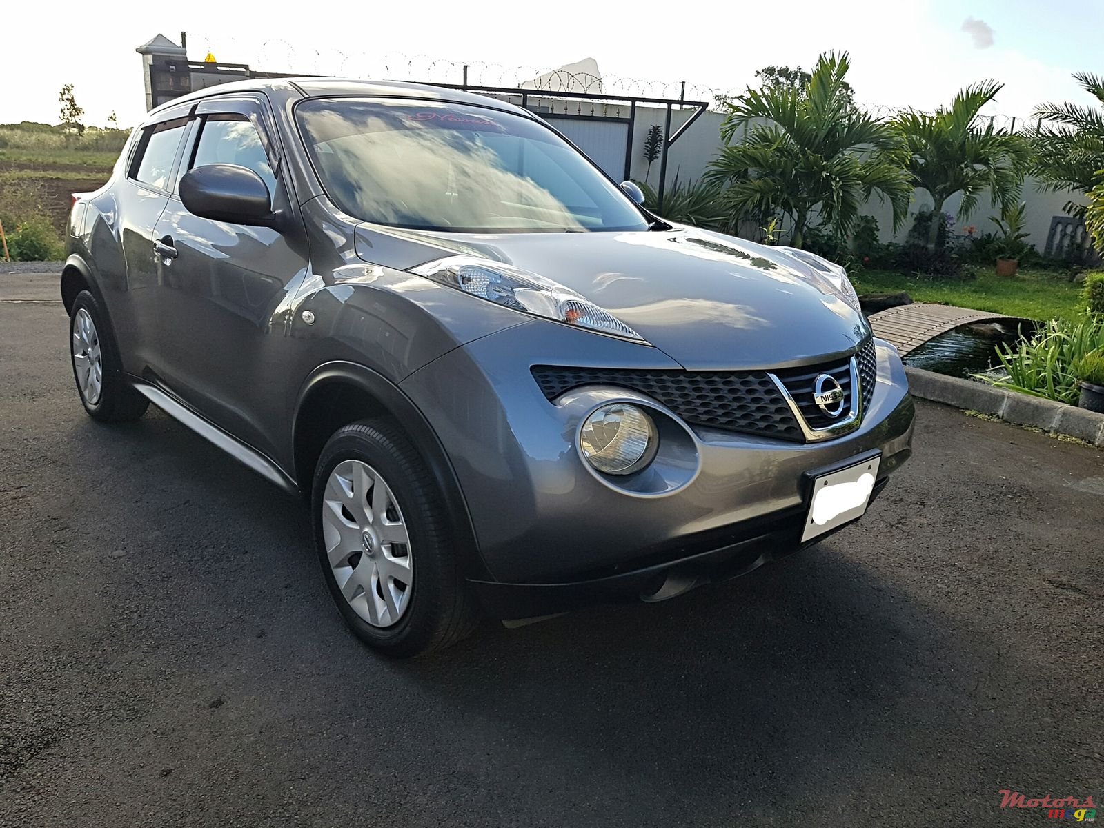 2010' Nissan Juke AUTOMATIC photo #2