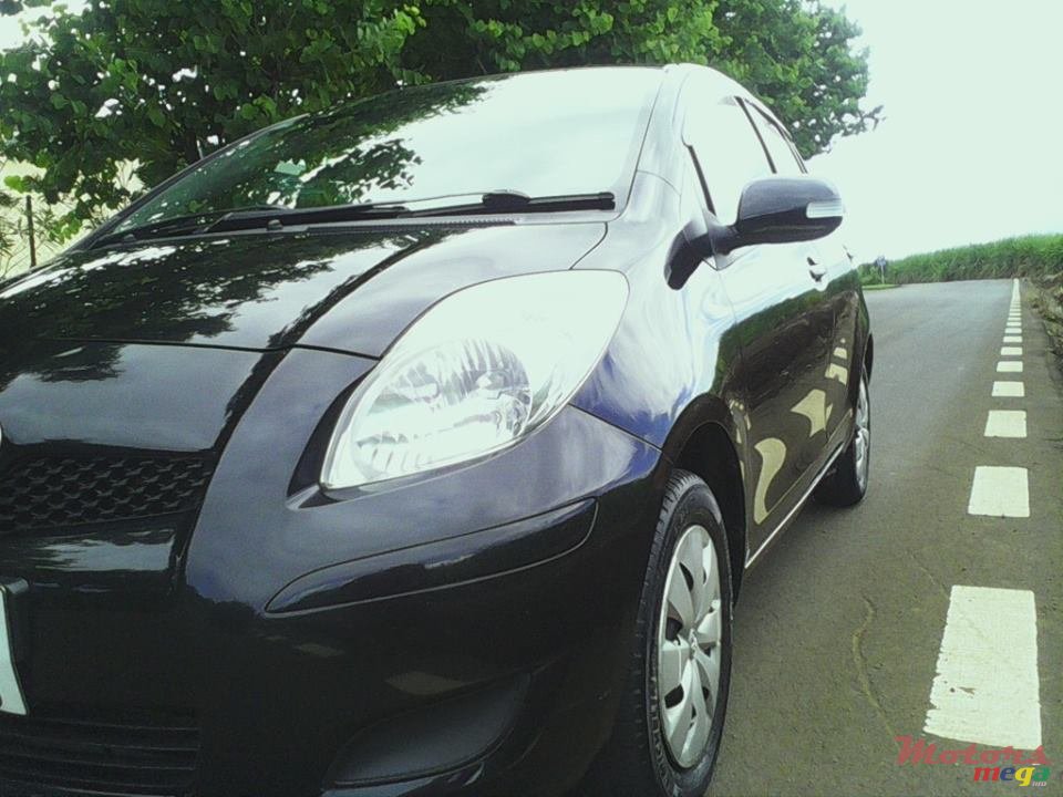 2010' Toyota Vitz photo #7