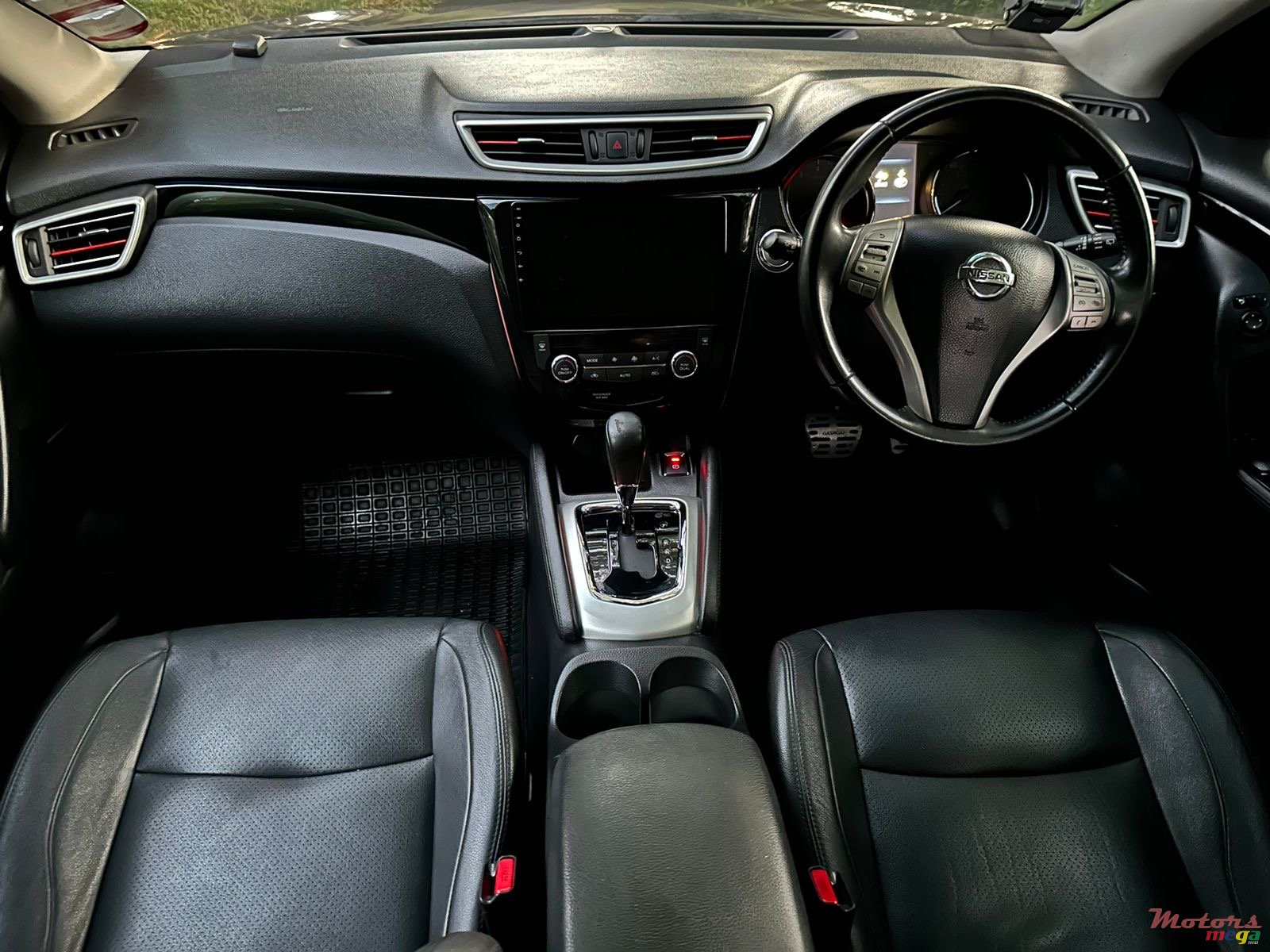 2015' Nissan Qashqai 1.2 Turbo photo #5