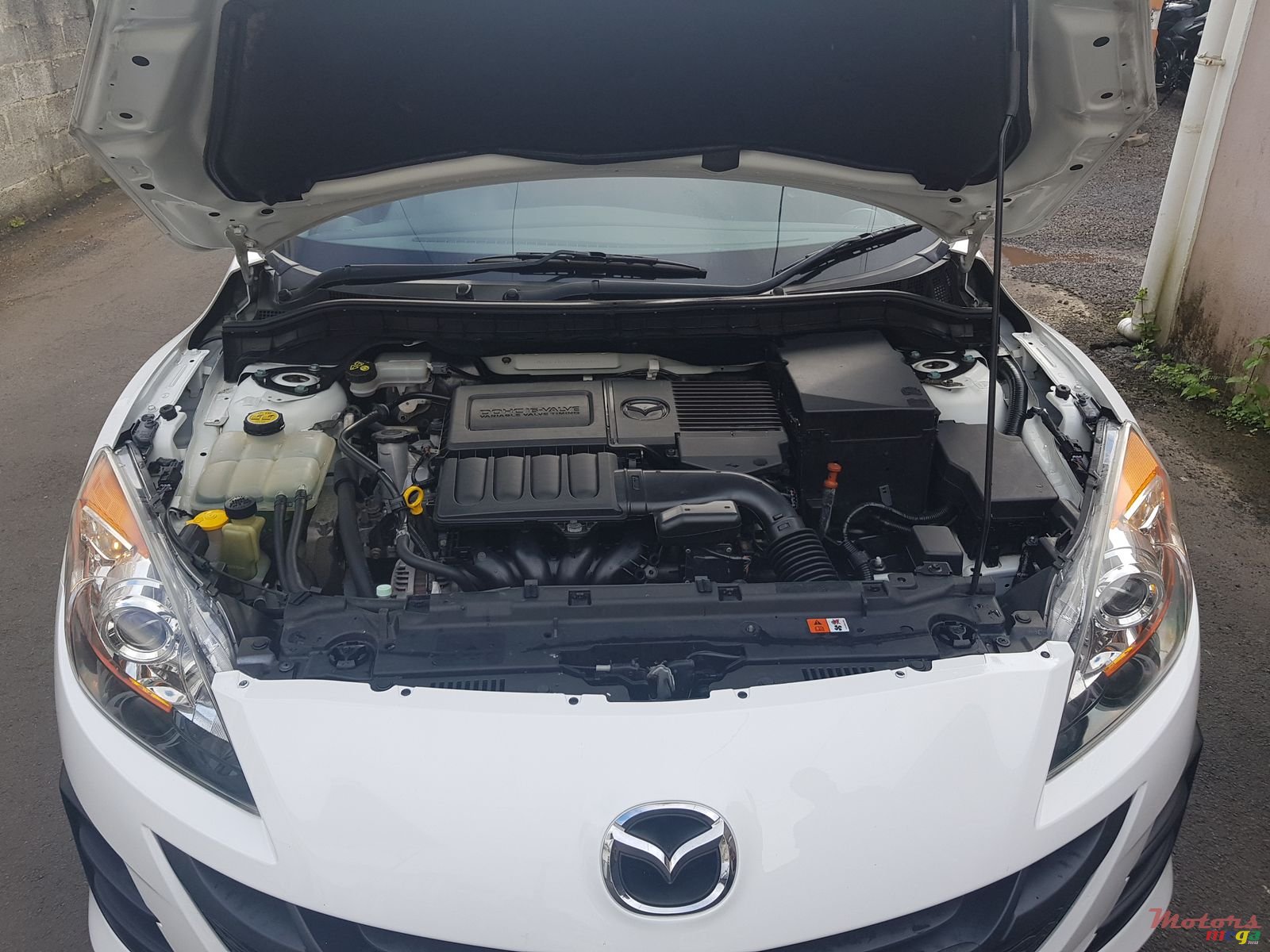 2011' Mazda 3 photo #6