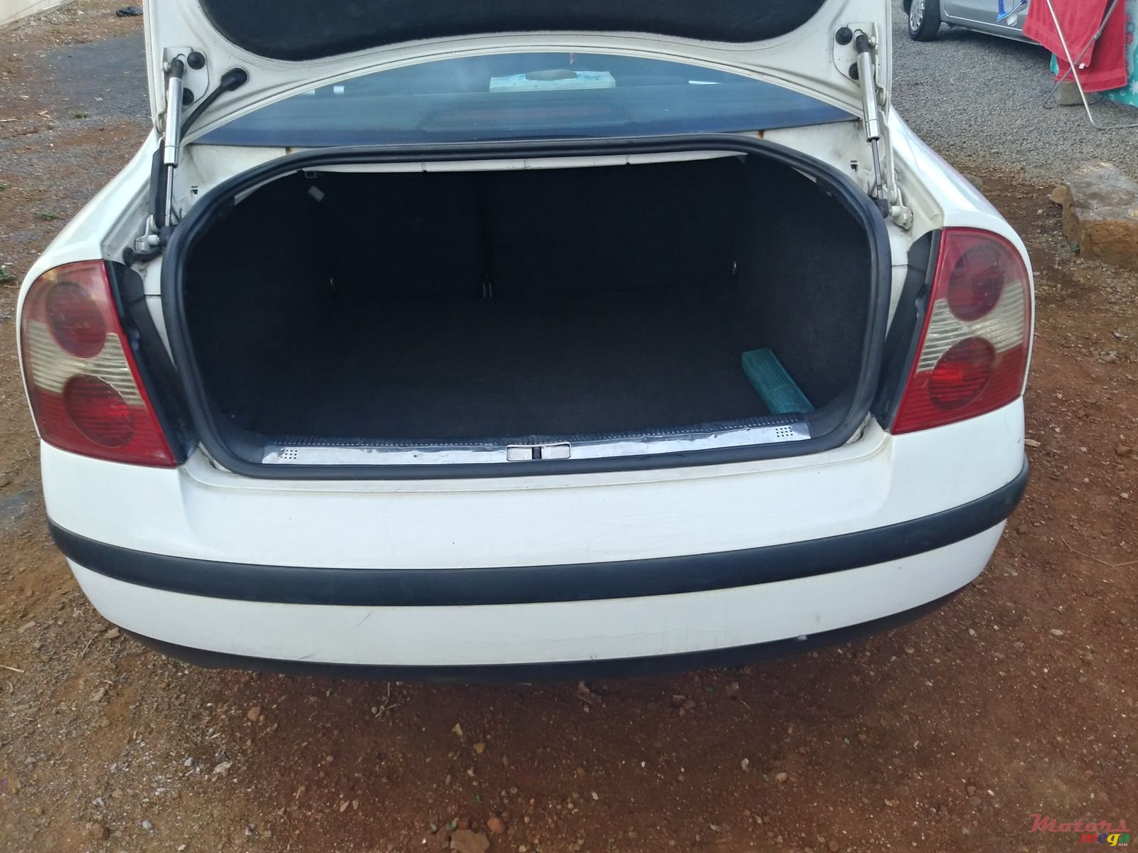 2003' Volkswagen Passat photo #6